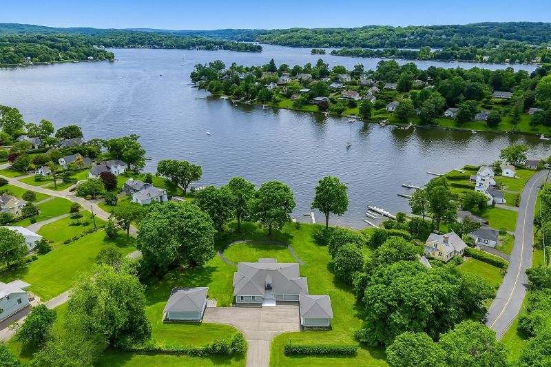 Best Siding Installation pros in Brookfield, CT